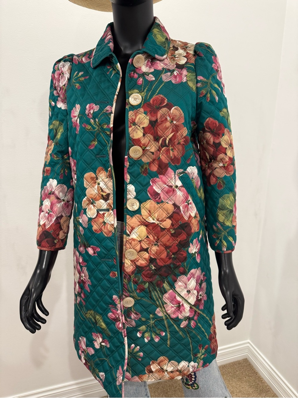 GUCCI Runway Floral Quilted Silk Coat Jacket Puff Sleeve Pearl Buttons 42 NEW